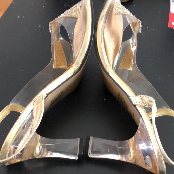 Pierre Dumas Gold Metallic Sandals Collection - Picture 4 of 5